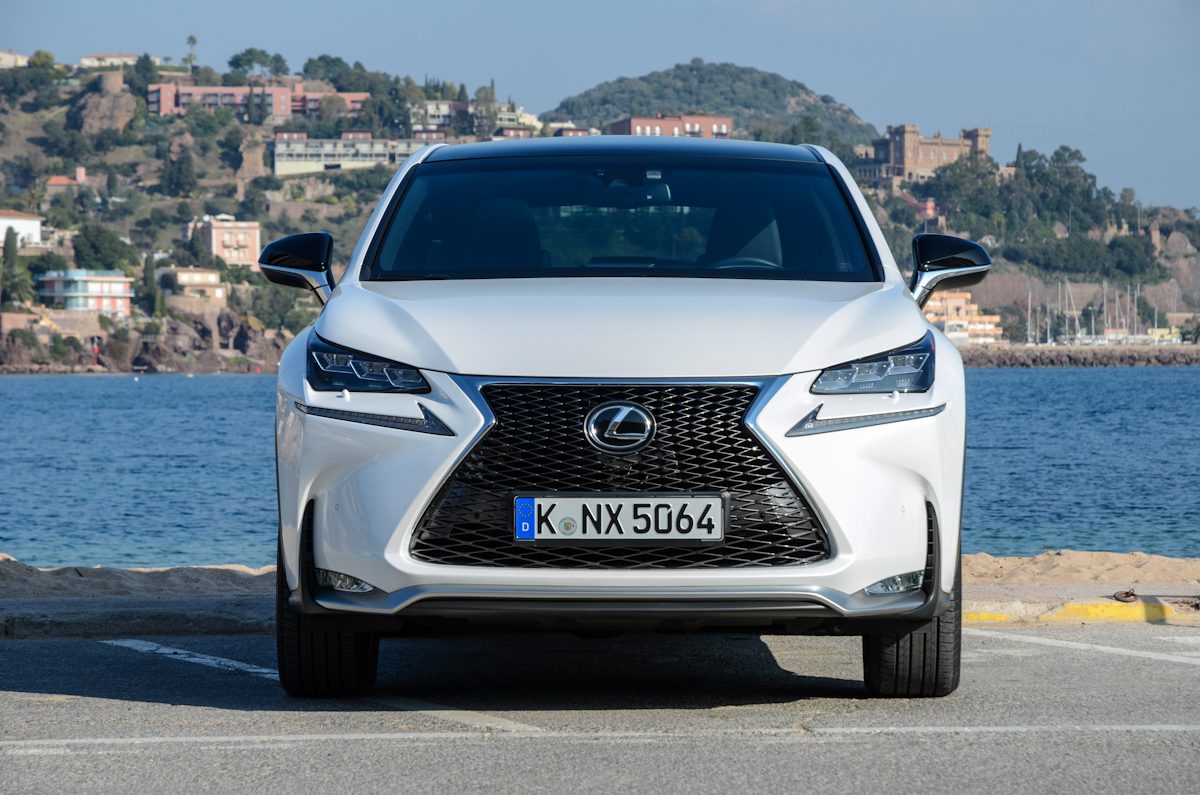 LEXUS