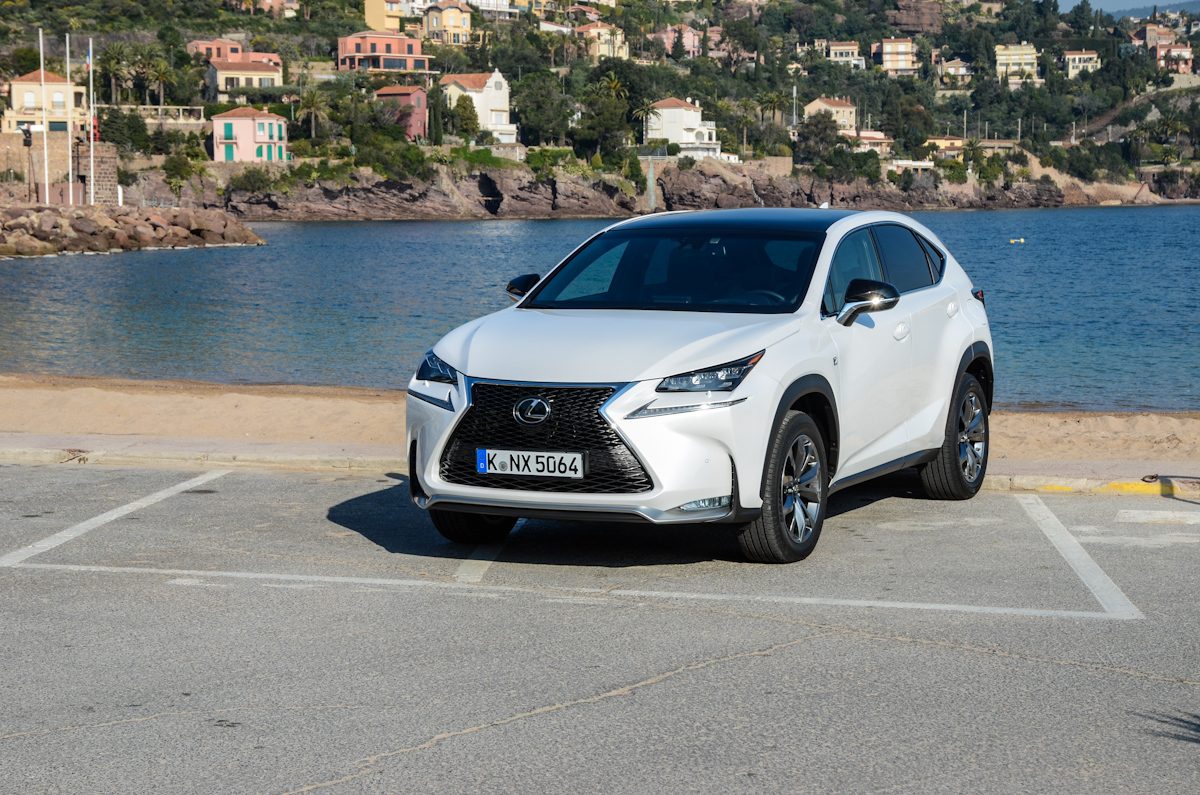 LEXUS