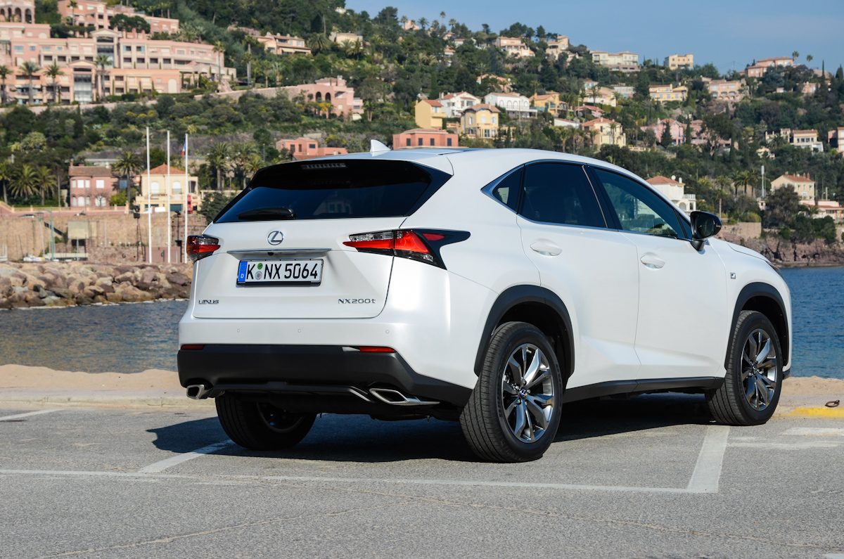 LEXUS