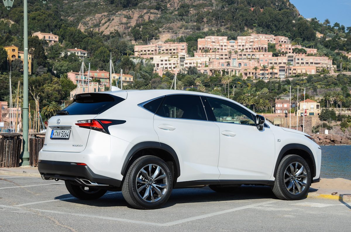 LEXUS