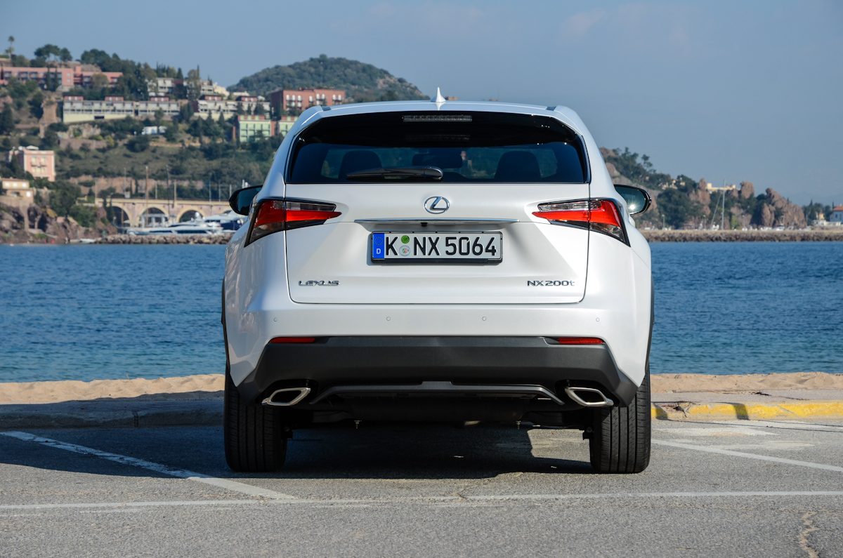 LEXUS