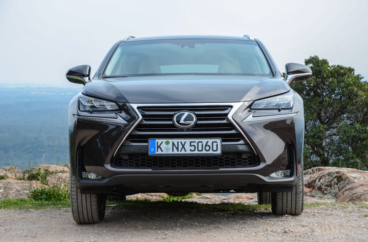 LEXUS