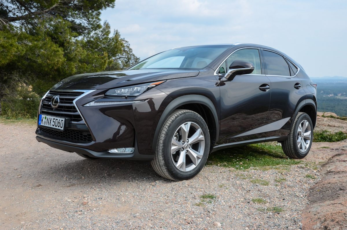 LEXUS