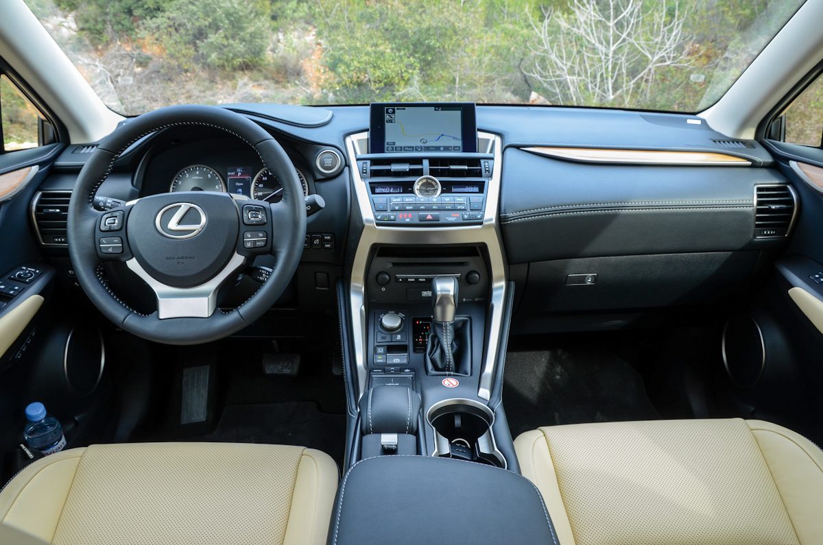 LEXUS