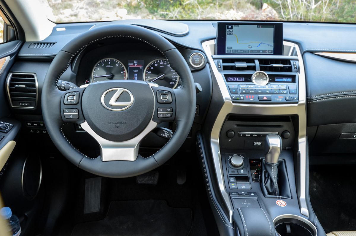 LEXUS