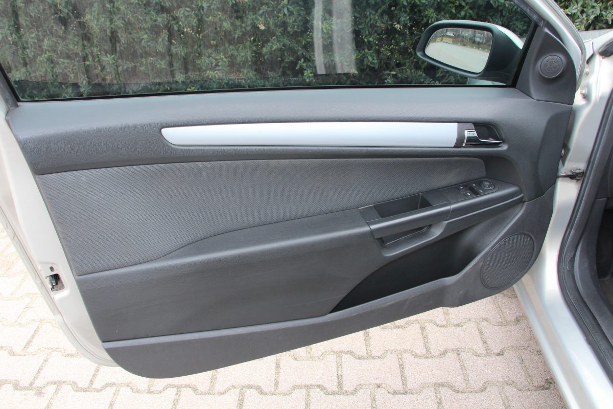 OPEL ASTRA H