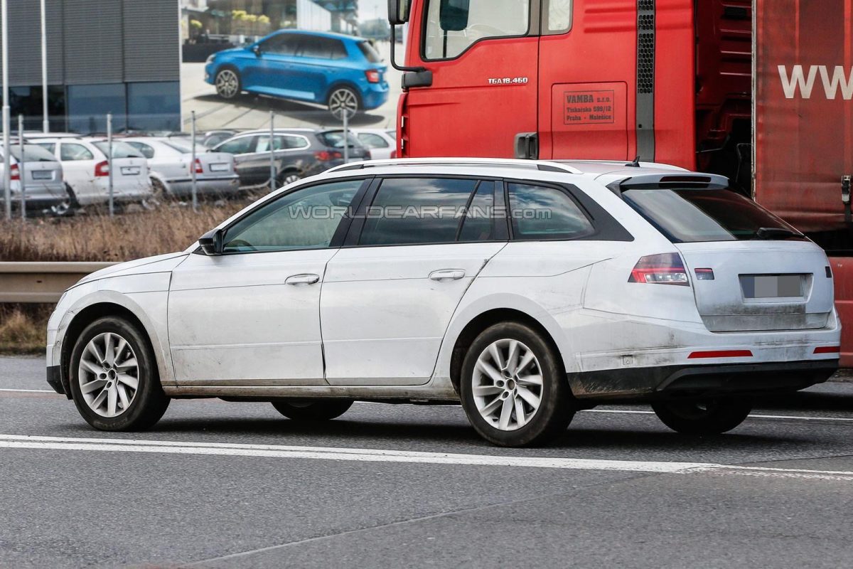SKODA SUPERB
