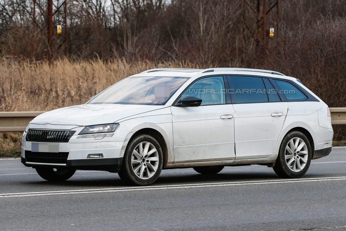 SKODA SUPERB