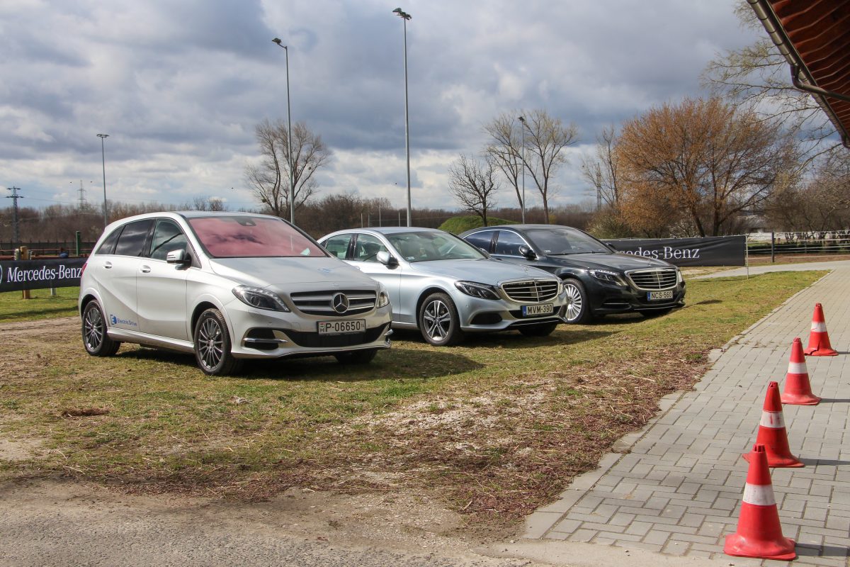 MERCEDES-BENZ