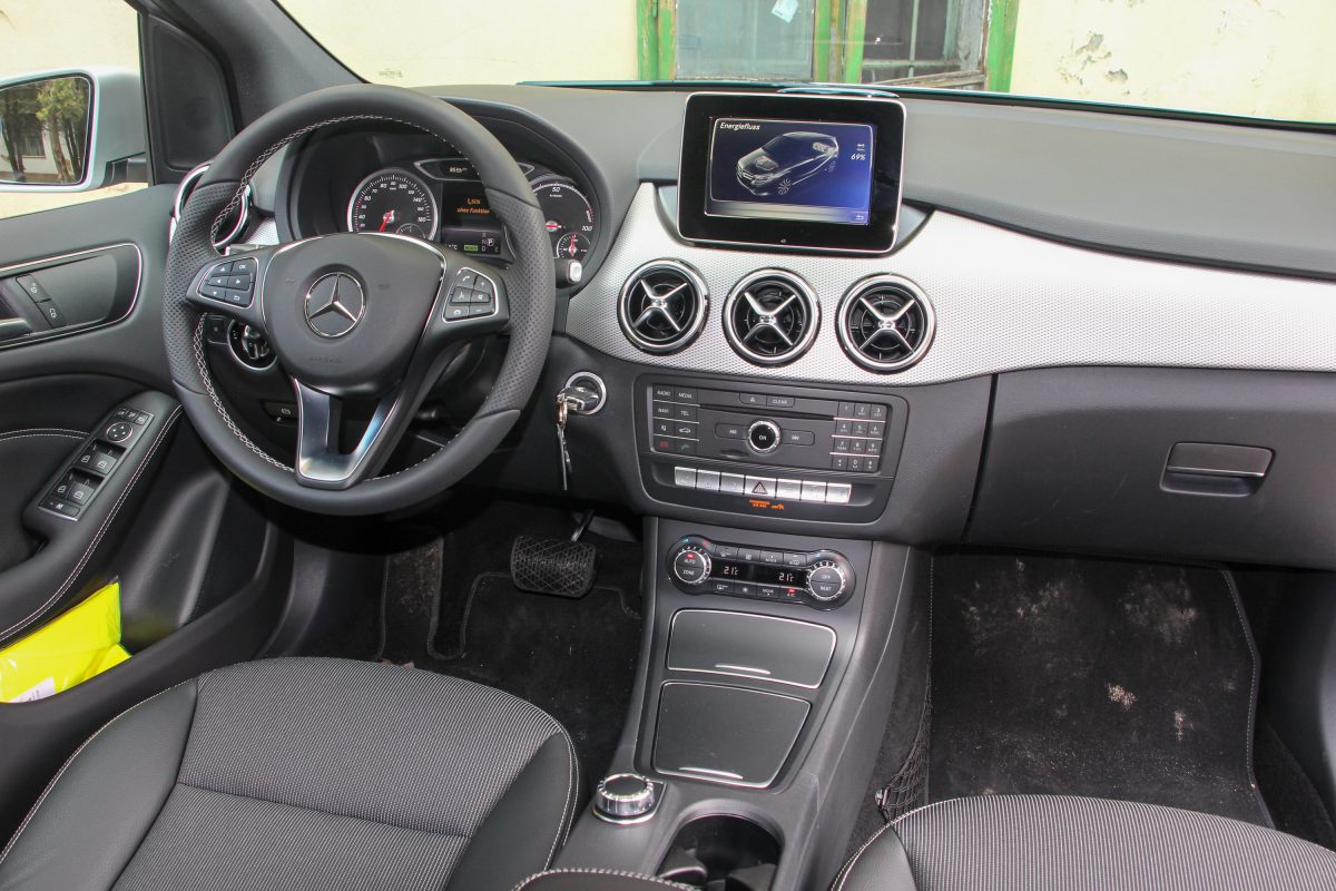 MERCEDES-BENZ