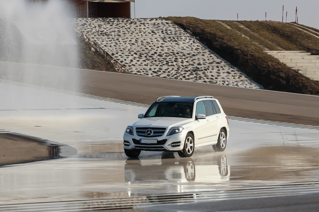 MERCEDES-BENZ