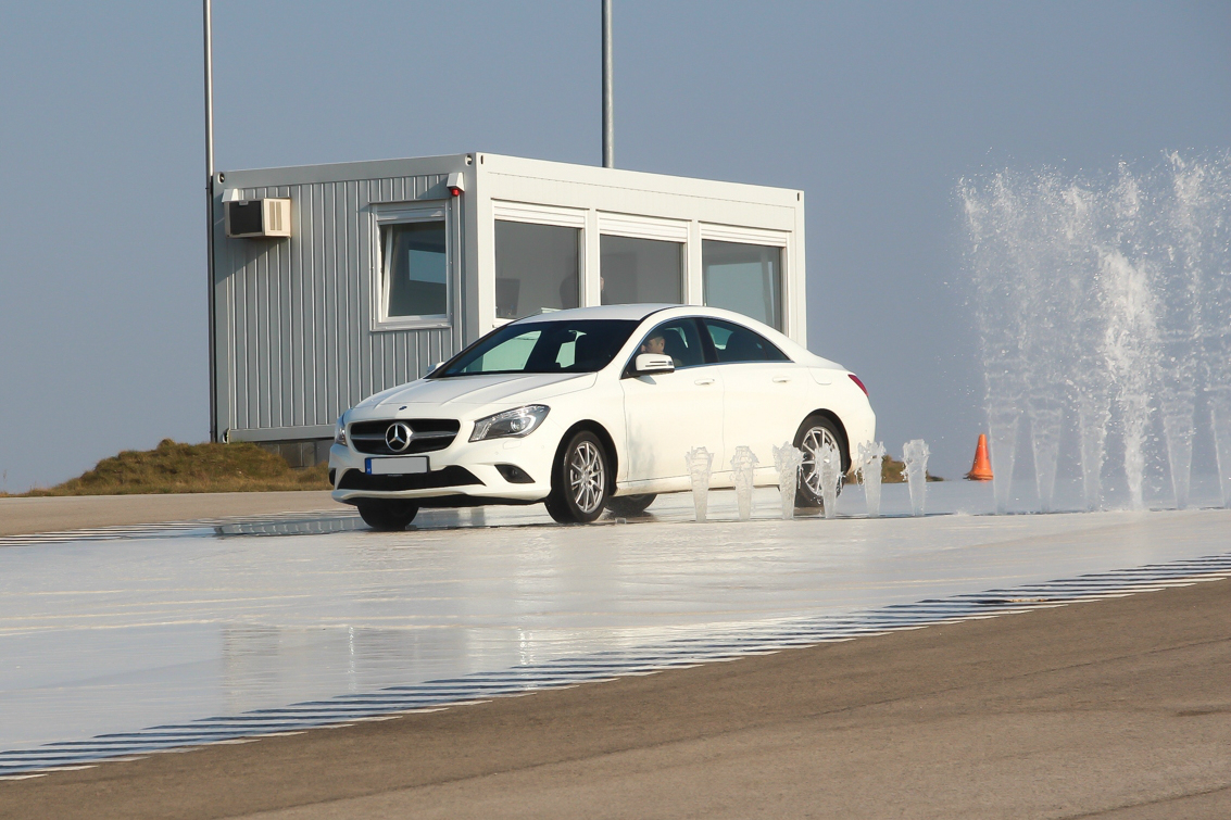 MERCEDES-BENZ