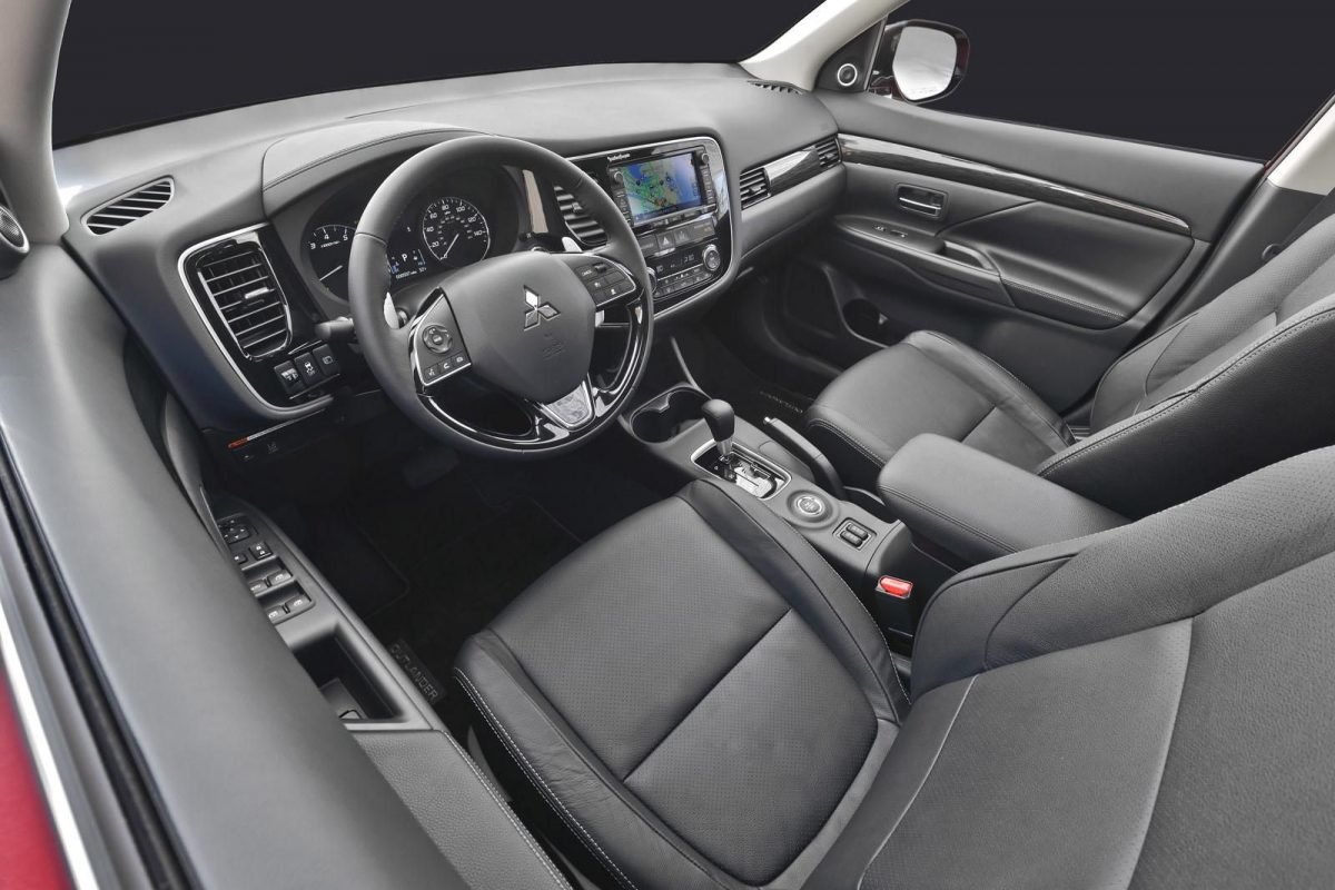 MITSUBISHI OUTLANDER