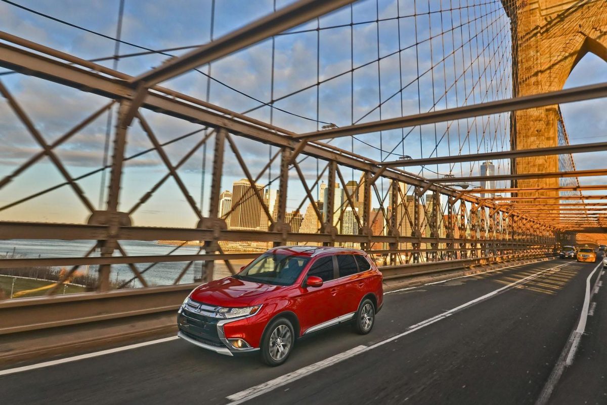 MITSUBISHI OUTLANDER