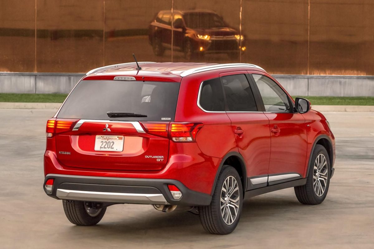 MITSUBISHI OUTLANDER