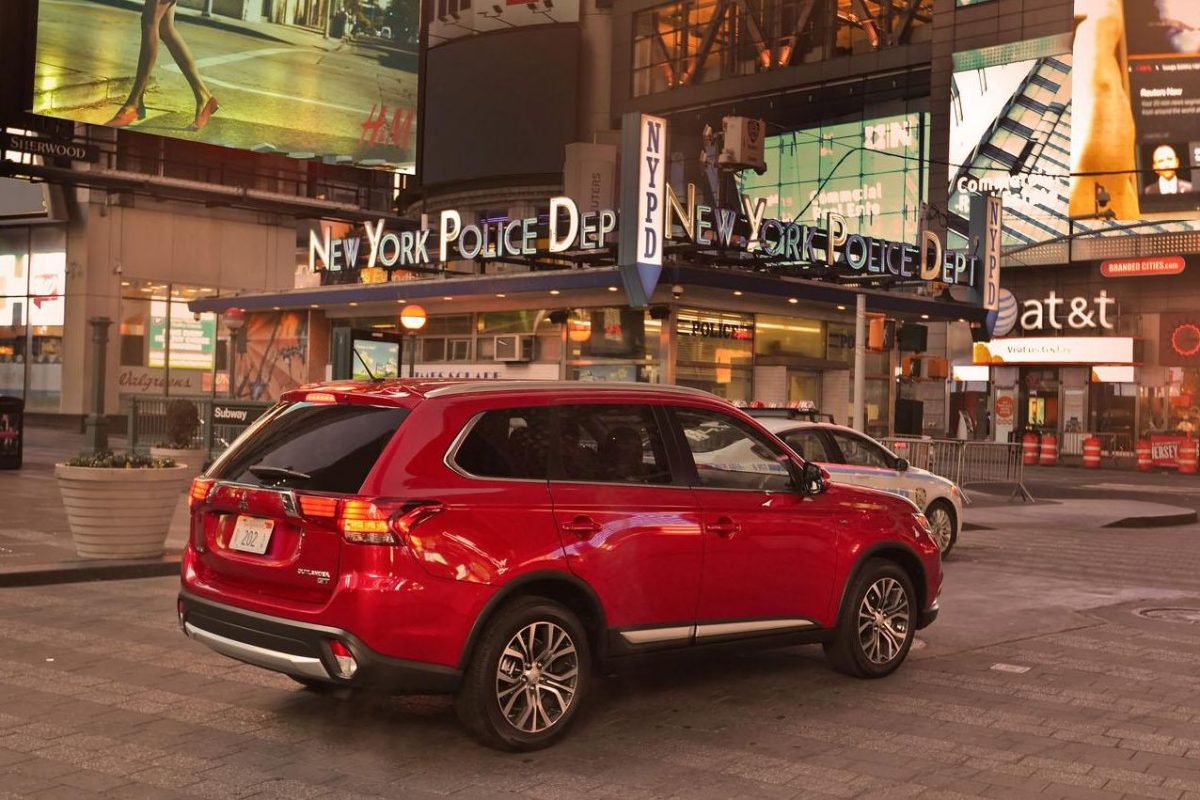MITSUBISHI OUTLANDER
