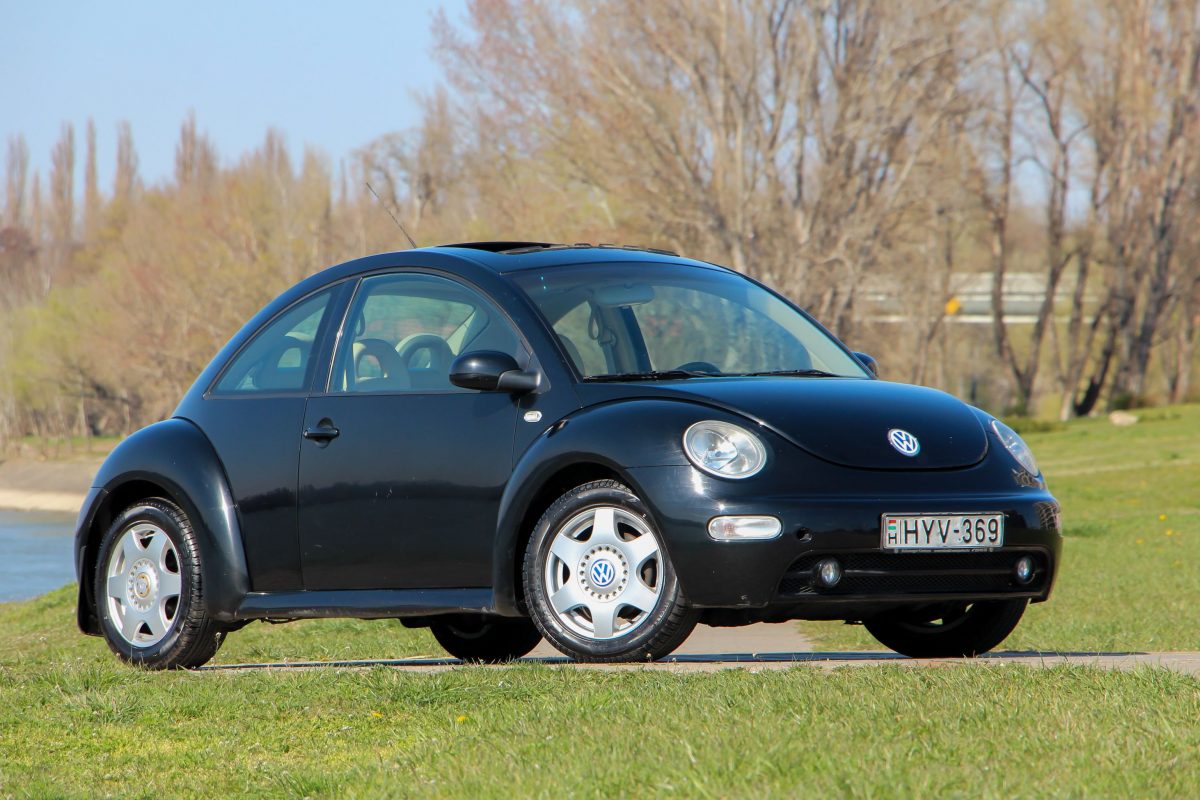 VOLKSWAGEN NEW BEETLE
