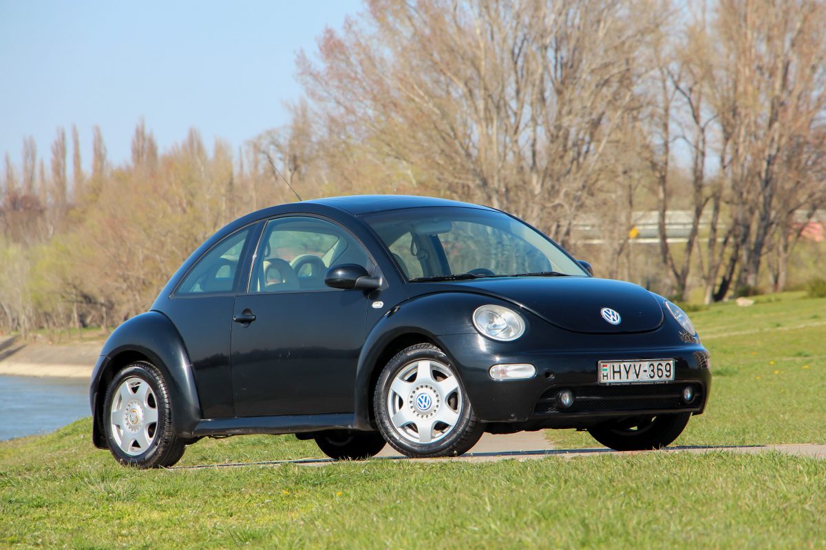 VOLKSWAGEN NEW BEETLE