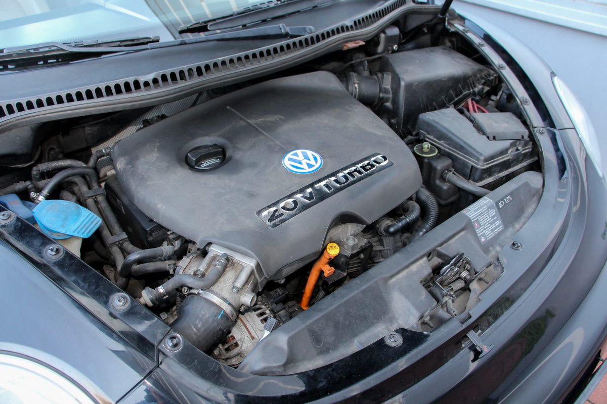 VOLKSWAGEN NEW BEETLE