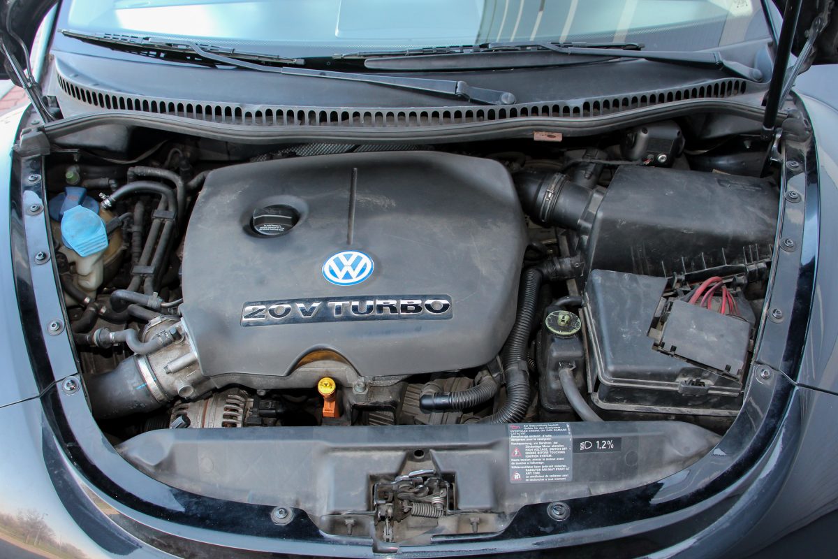VOLKSWAGEN NEW BEETLE