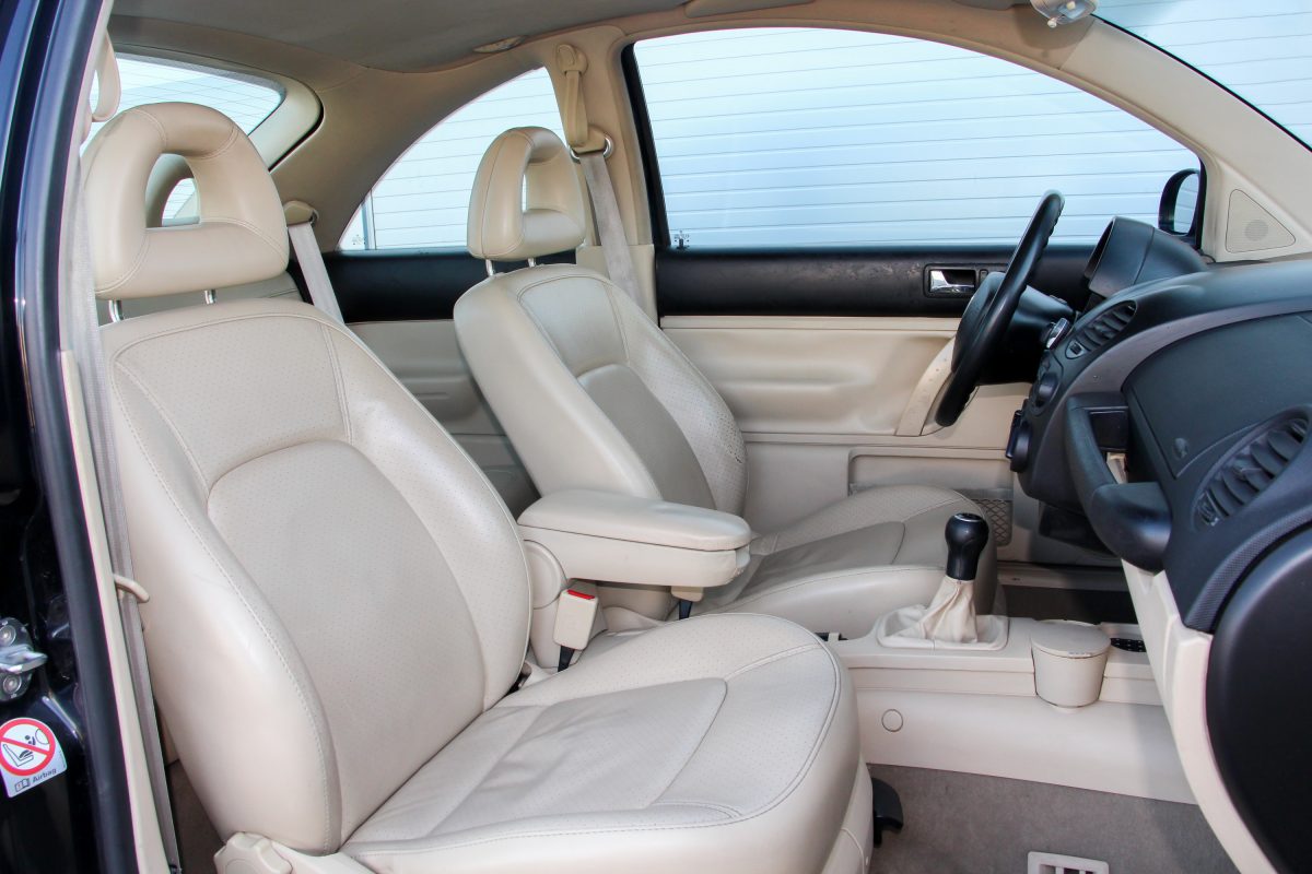 VOLKSWAGEN NEW BEETLE