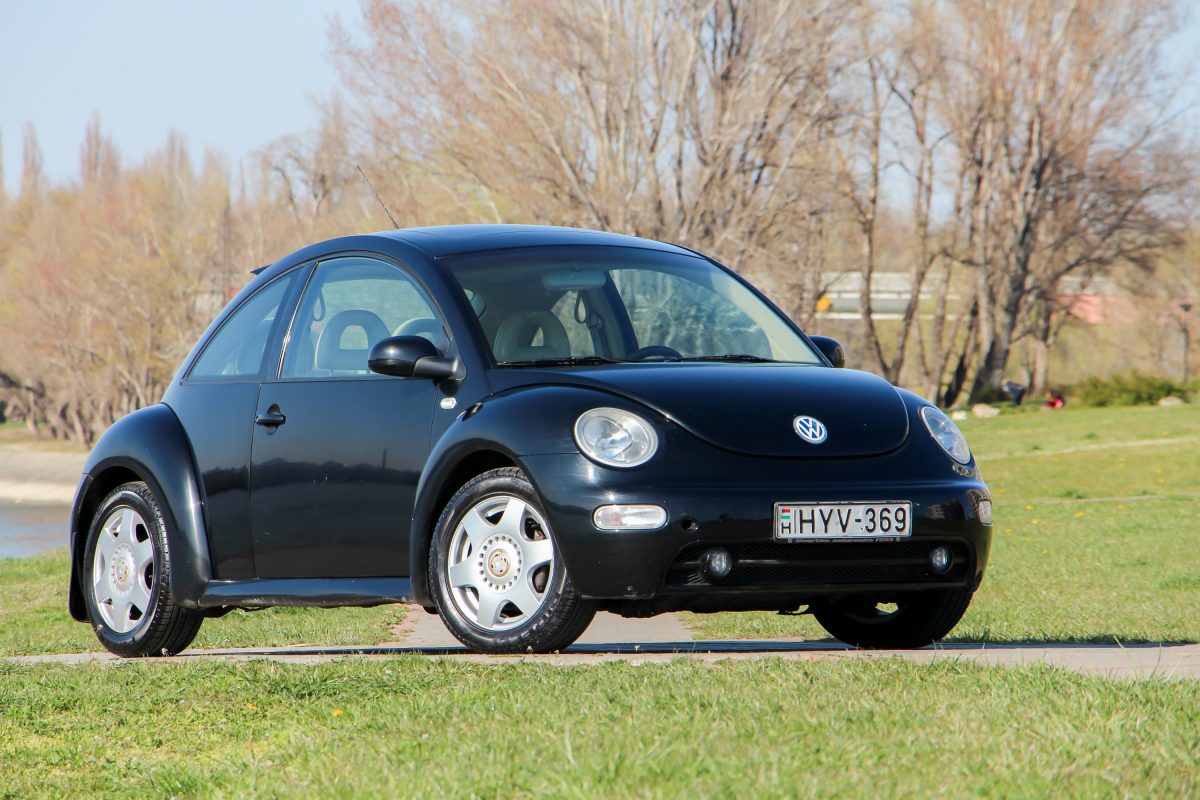 VOLKSWAGEN NEW BEETLE