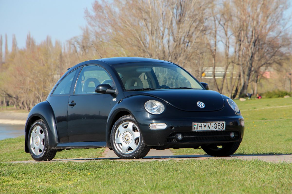 VOLKSWAGEN NEW BEETLE