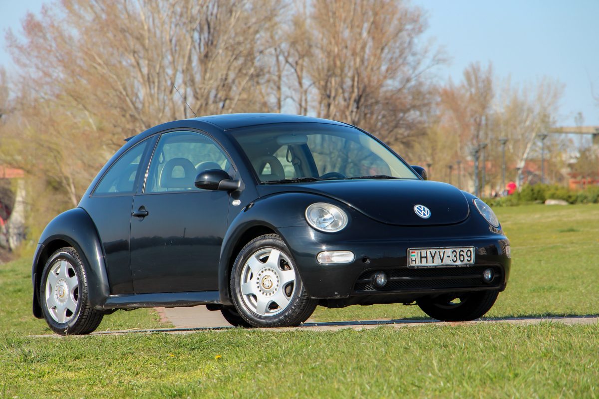 VOLKSWAGEN NEW BEETLE