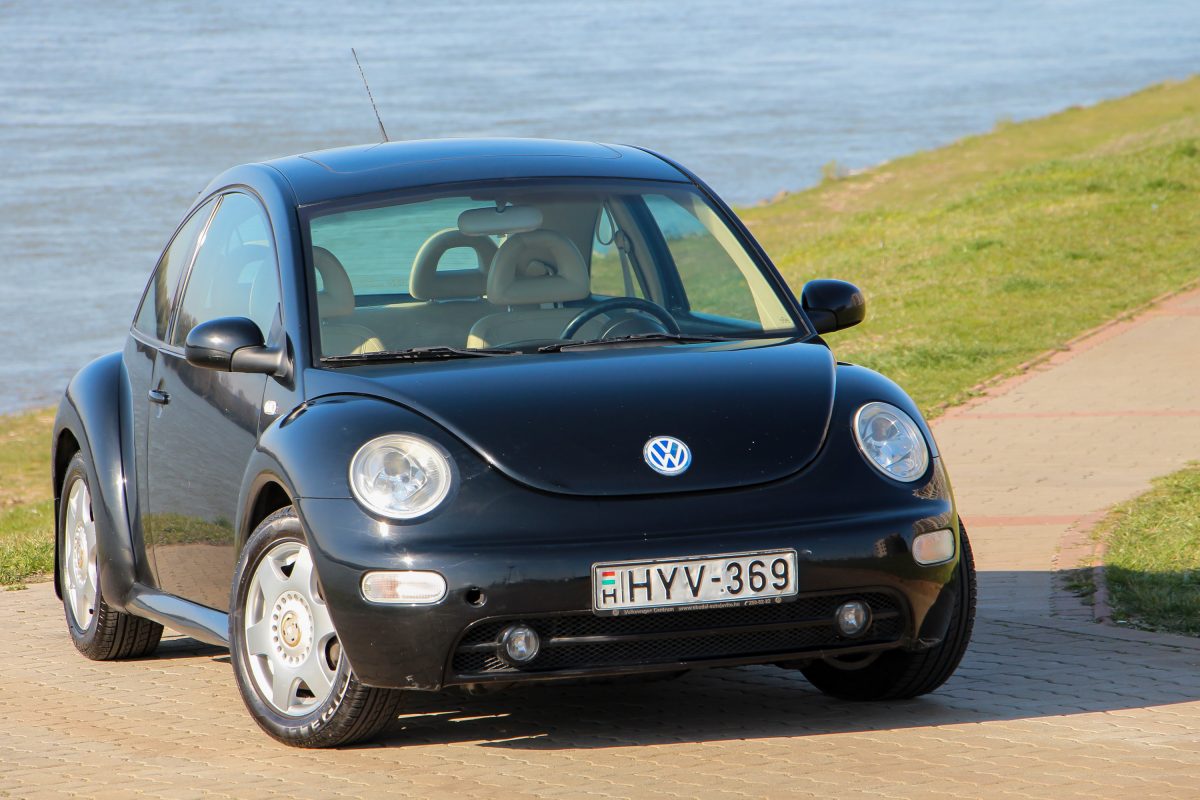 VOLKSWAGEN NEW BEETLE