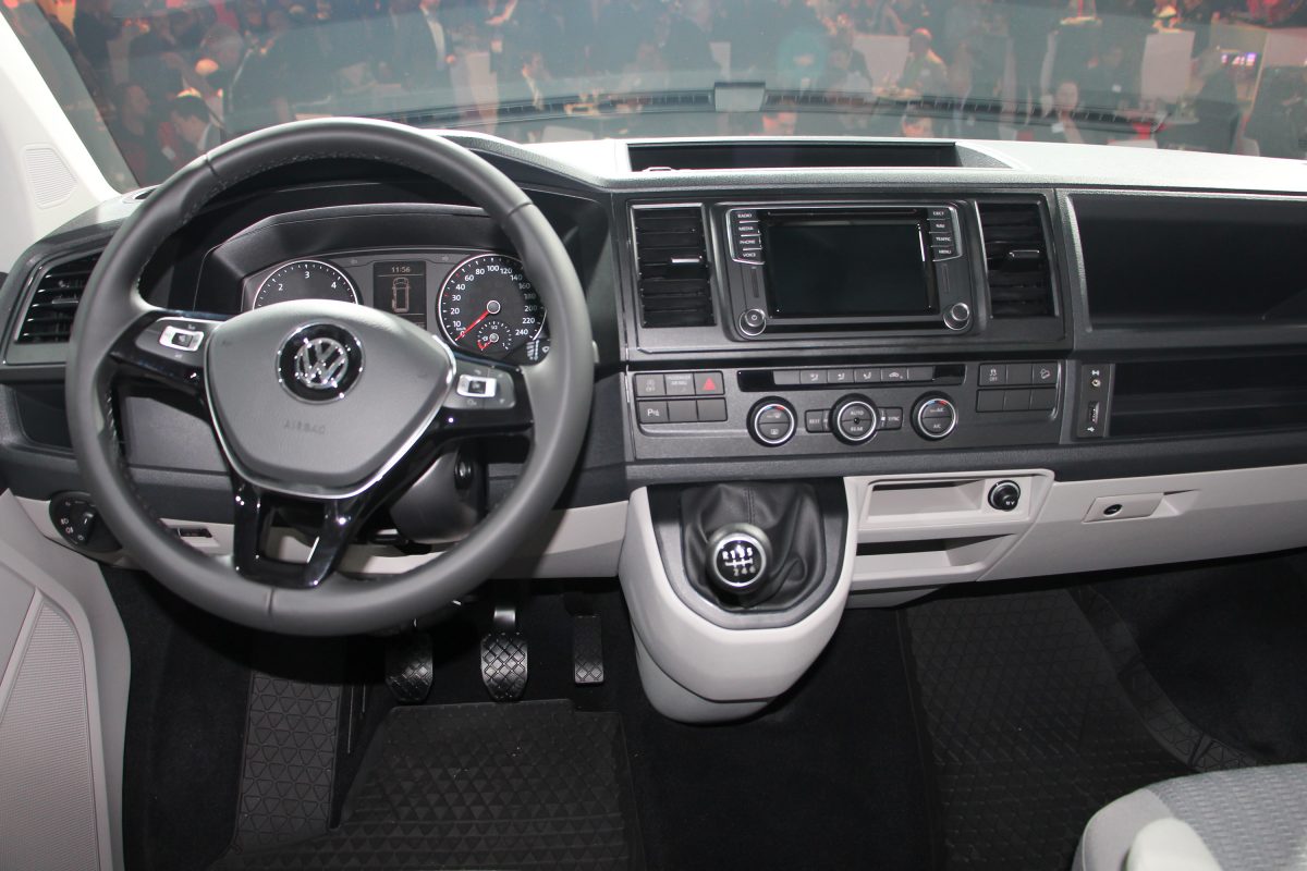 VOLKSWAGEN TRANSPORTER