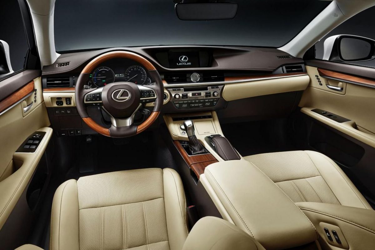 LEXUS