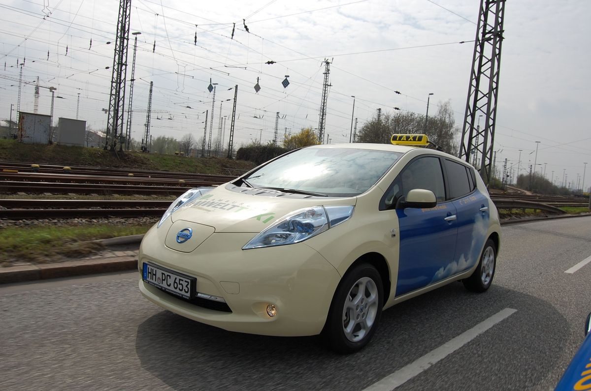 NISSAN LEAF