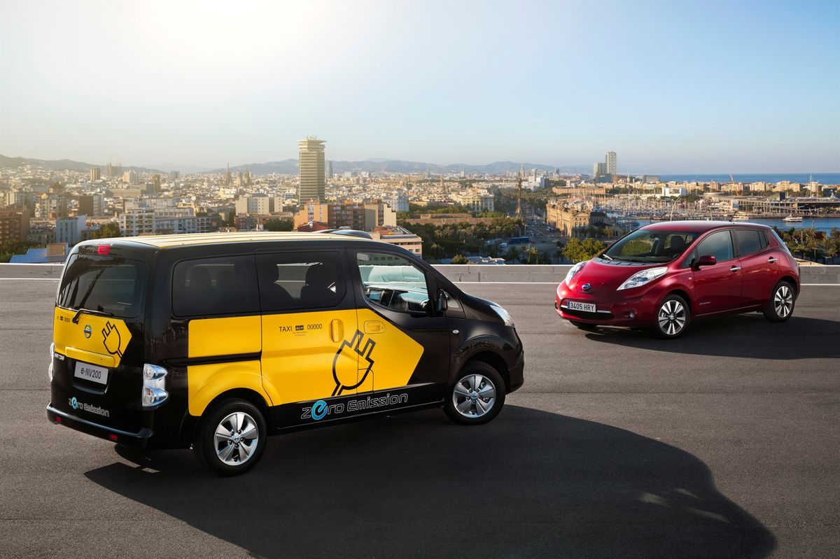 NISSAN LEAF
