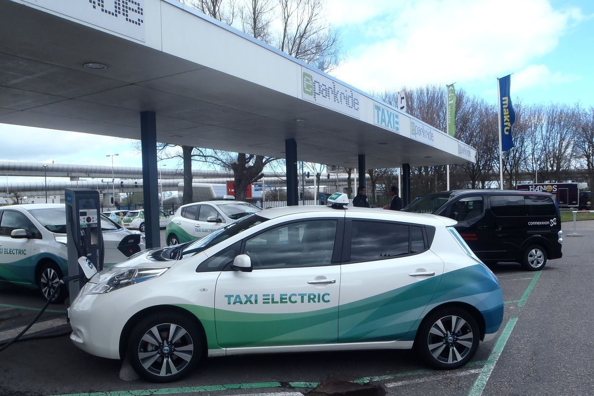 NISSAN LEAF