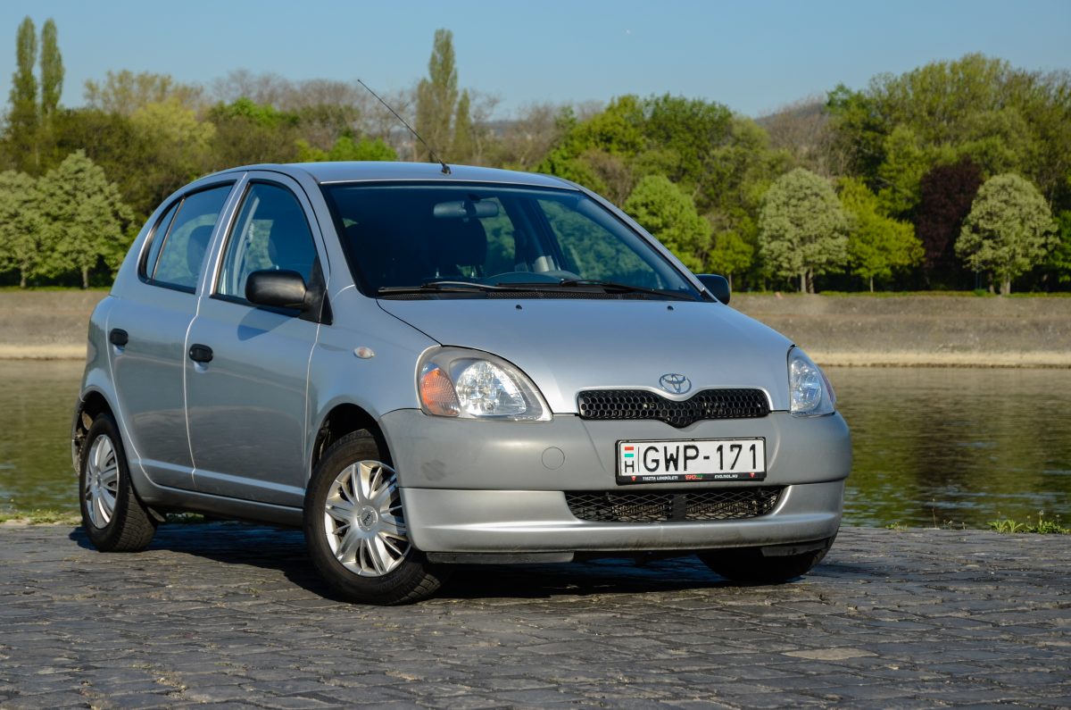 TOYOTA YARIS