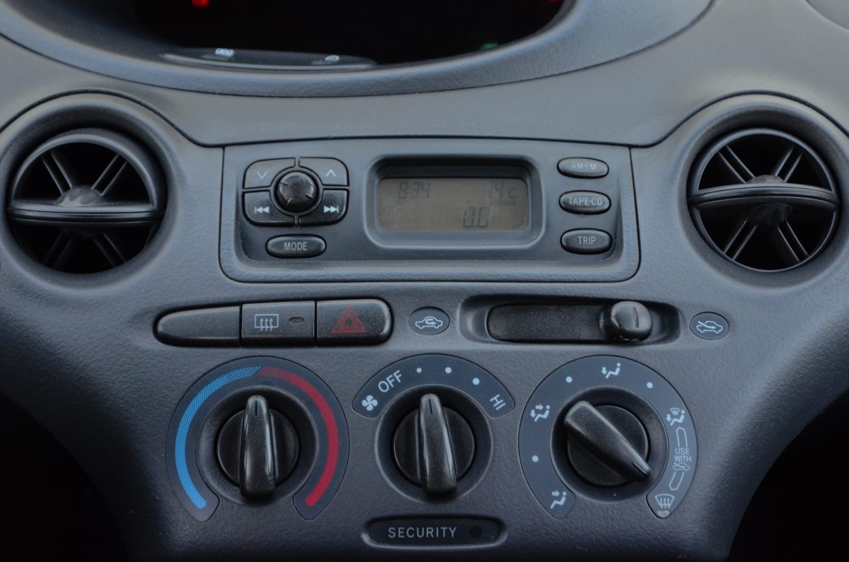 TOYOTA YARIS