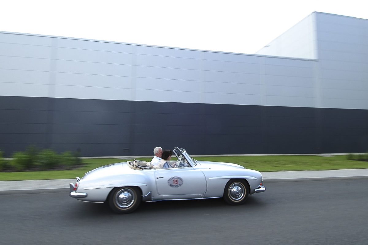 MERCEDES-BENZ