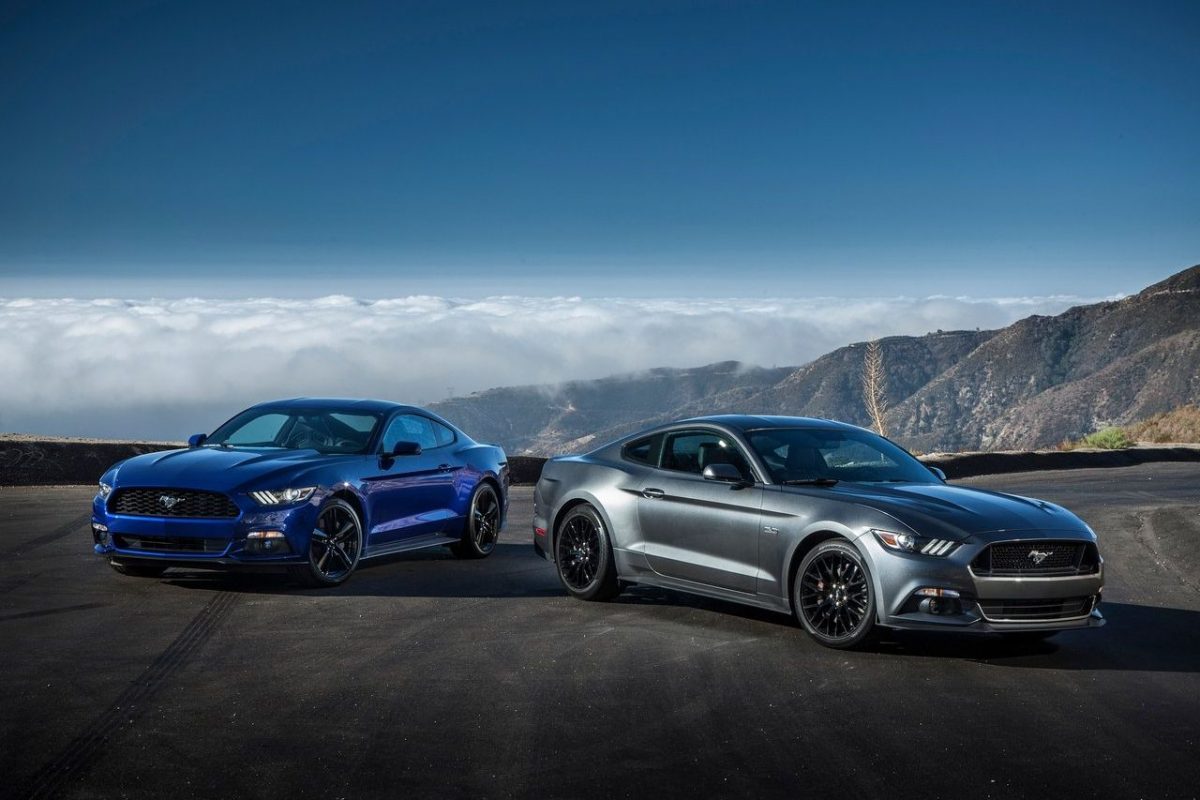 FORD MUSTANG