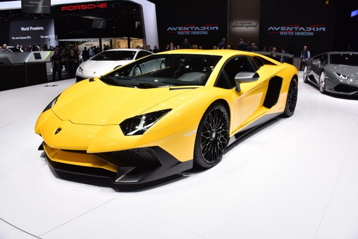 LAMBORGHINI AVENTADOR