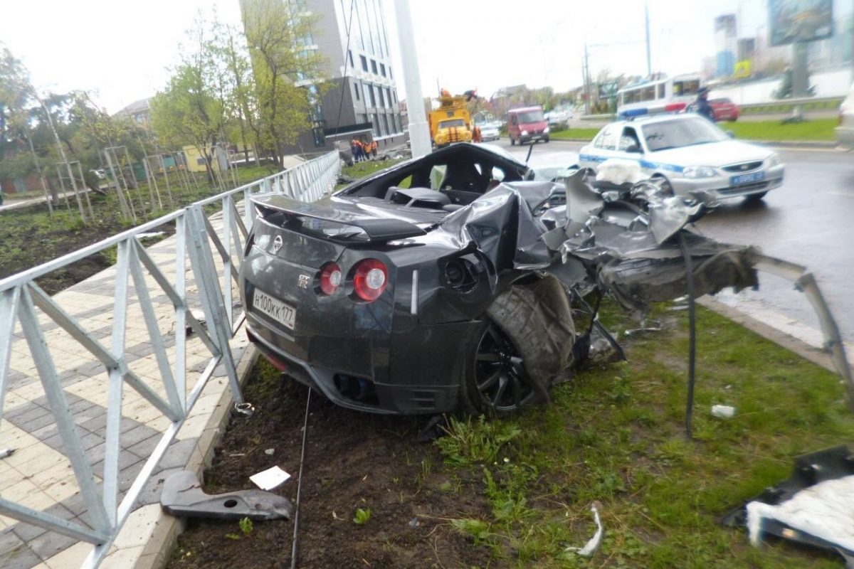 NISSAN GT-R