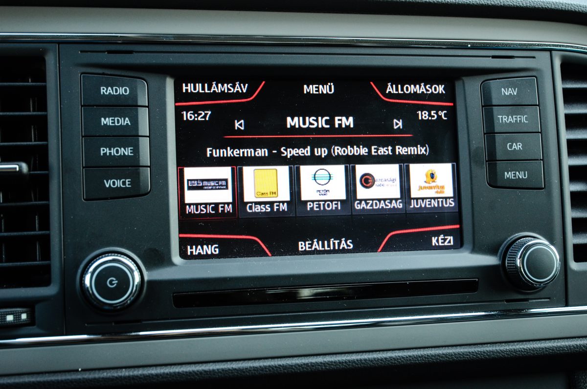 SEAT LEON