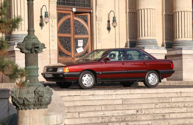 Fullos a vén szivar - ilyen egy ritka szép Audi 100-as