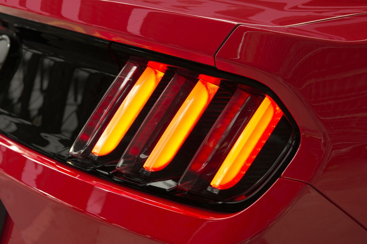 FORD MUSTANG