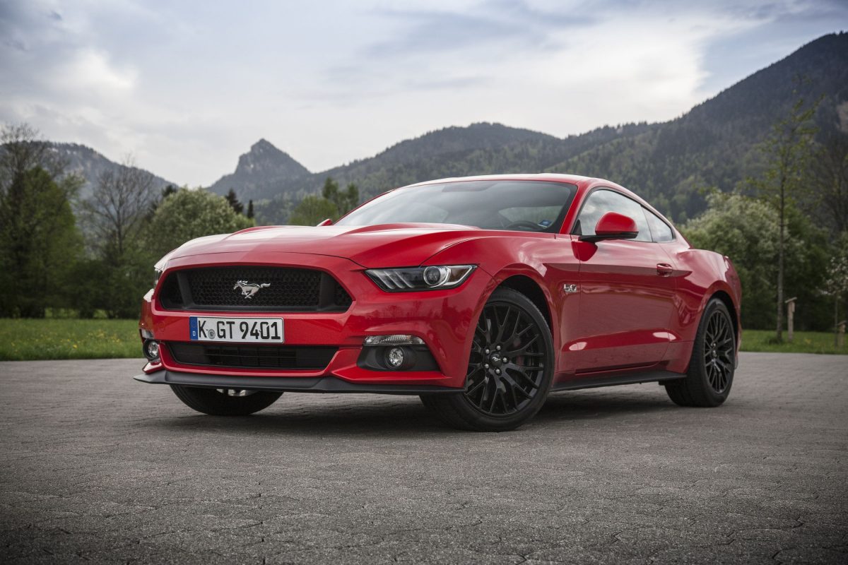 FORD MUSTANG