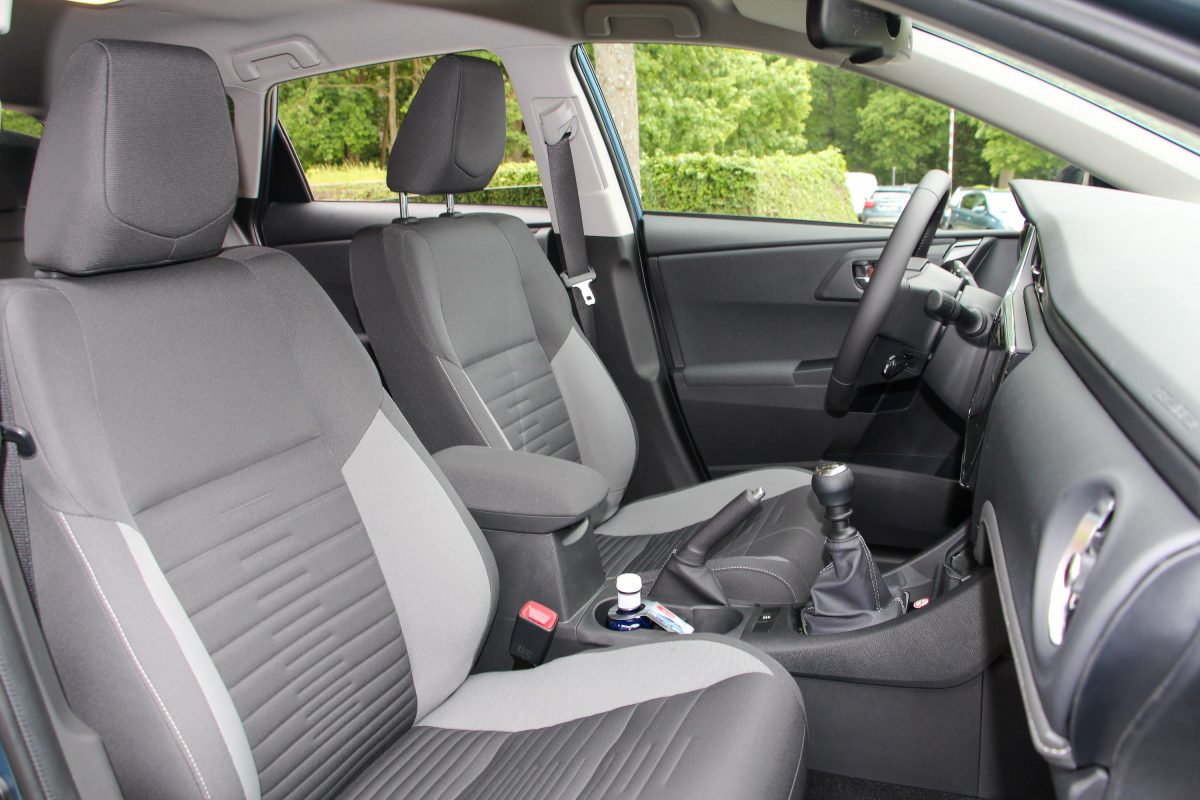 TOYOTA AURIS