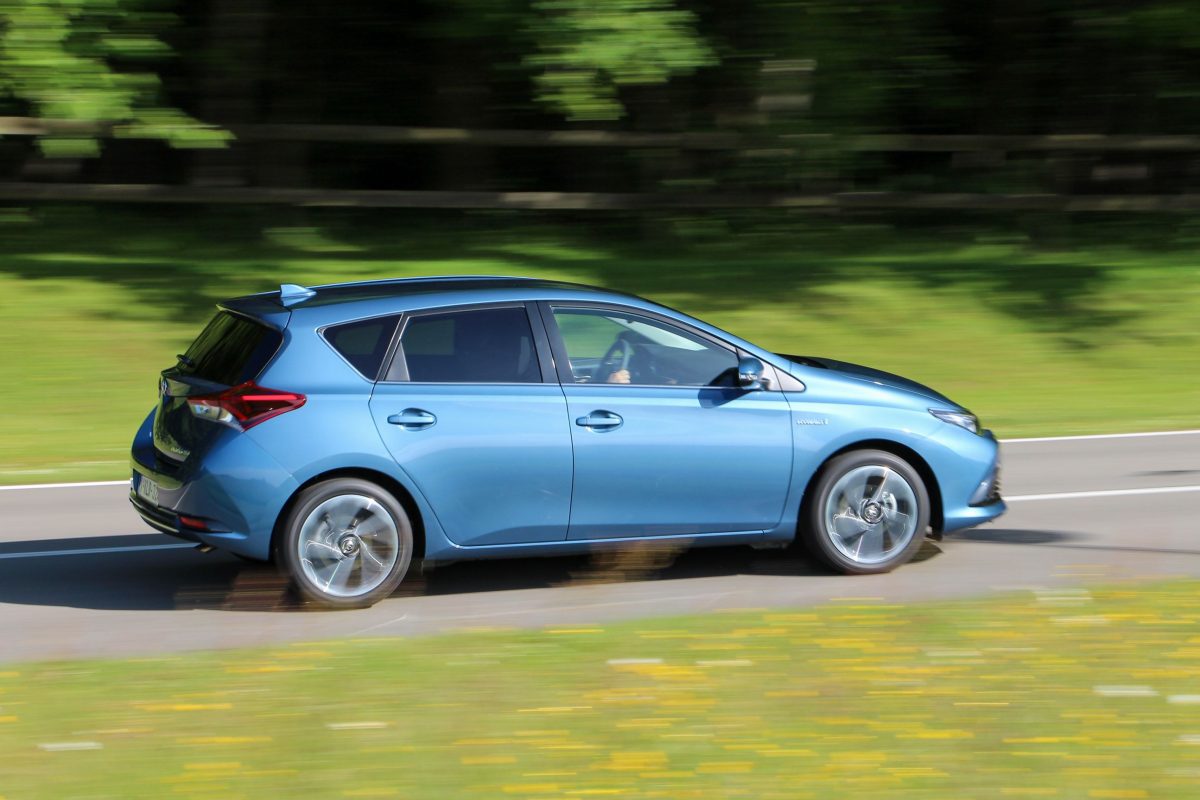 TOYOTA AURIS