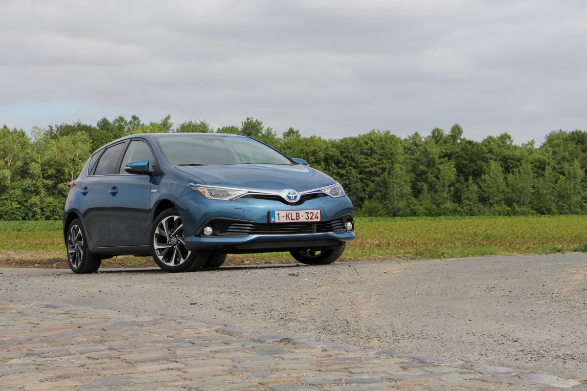 TOYOTA AURIS