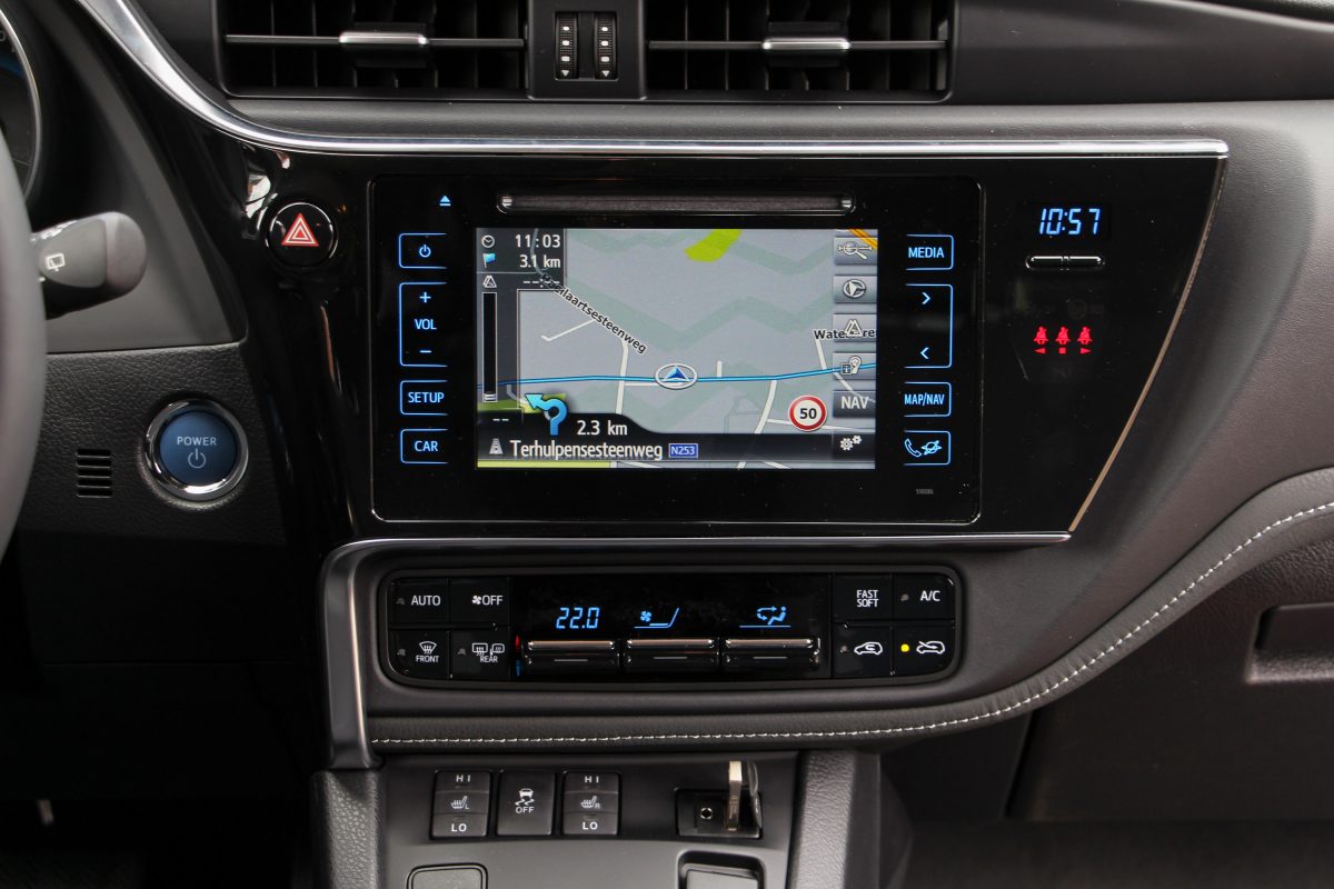TOYOTA AURIS