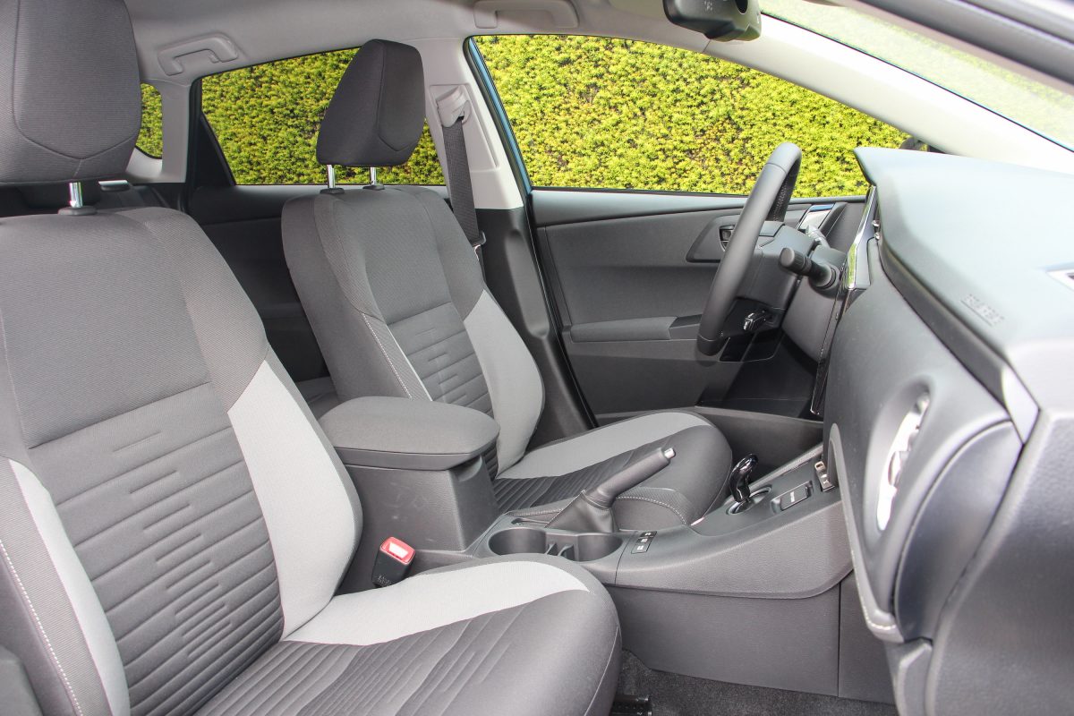 TOYOTA AURIS