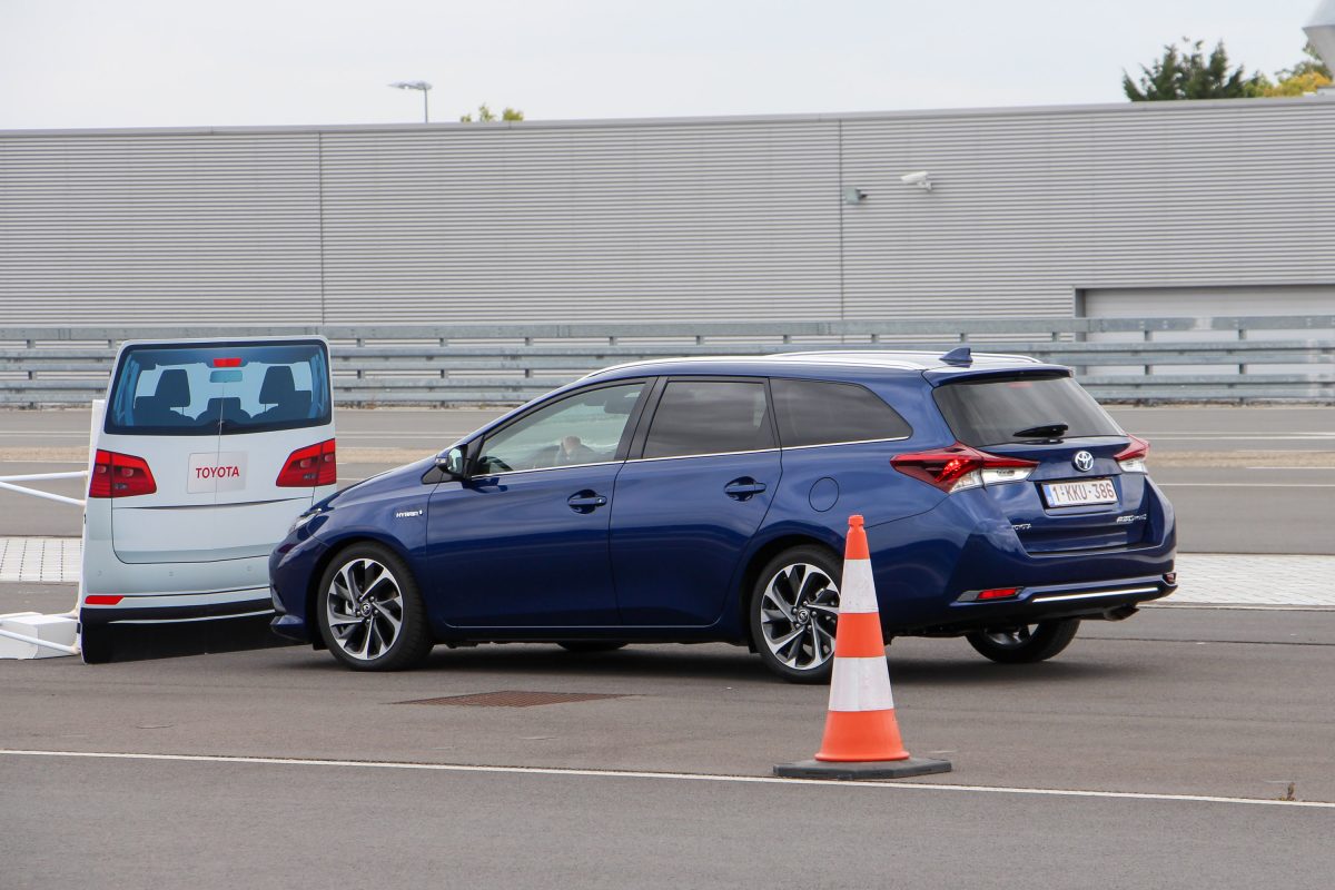 TOYOTA AURIS